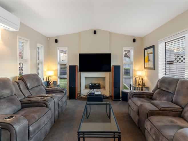 2 Crabb Fields Lane, Riverhead