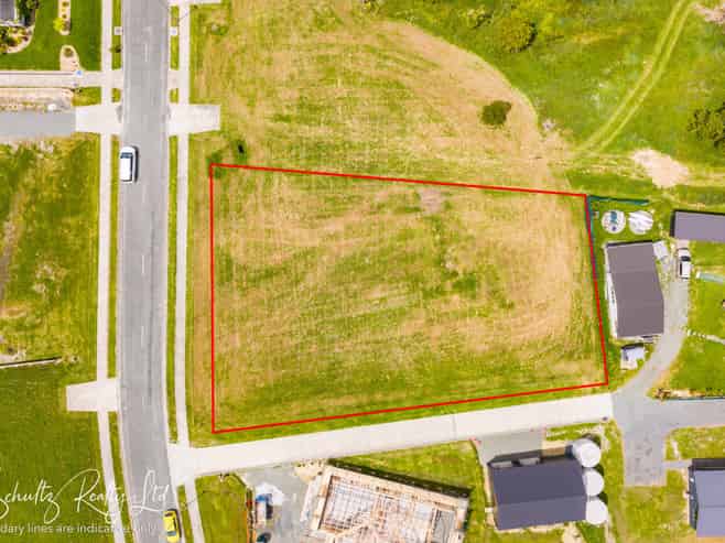 16 and 18 Arahanga Road, Paparoa