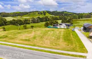 16 and 18 Arahanga Road, Paparoa