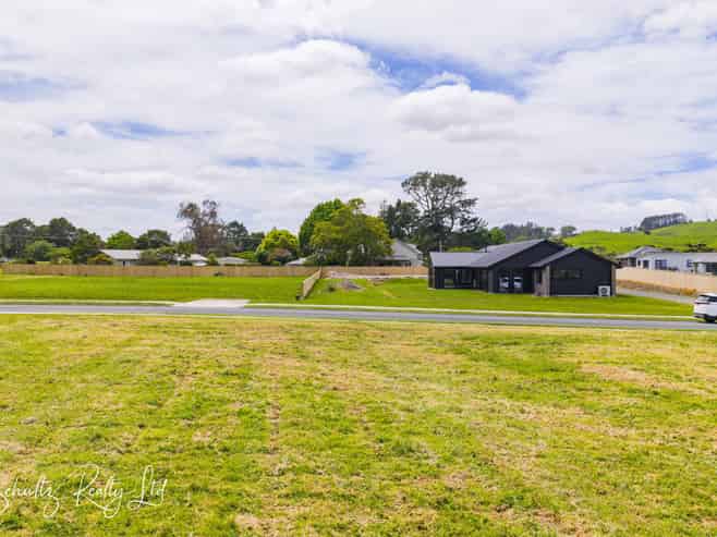 16 and 18 Arahanga Road, Paparoa
