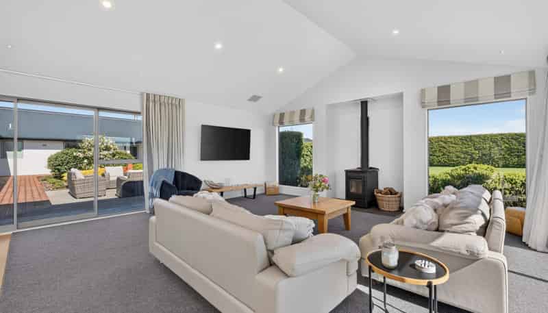16 Landsborough Drive, Darfield