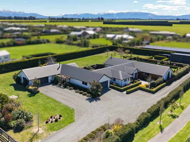 16 Landsborough Drive, Darfield