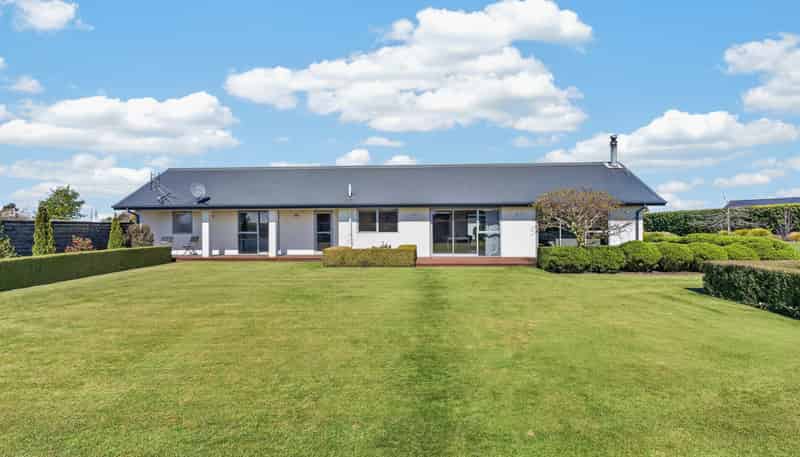 16 Landsborough Drive, Darfield