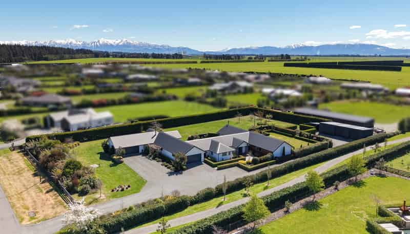 16 Landsborough Drive, Darfield