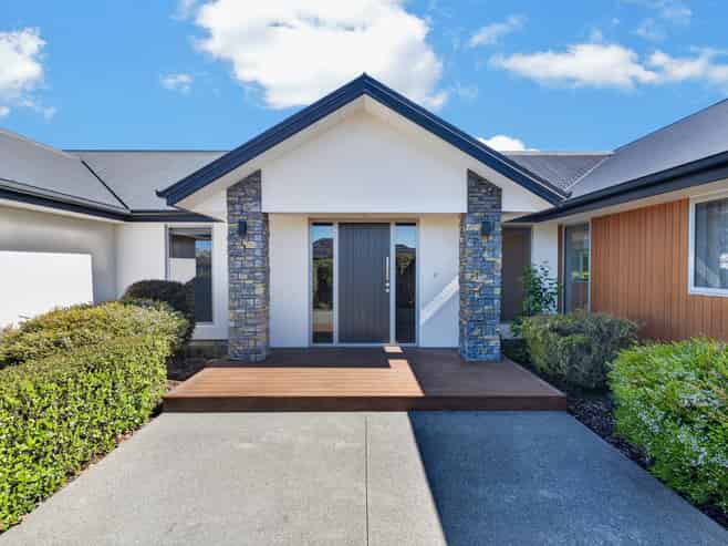 16 Landsborough Drive, Darfield