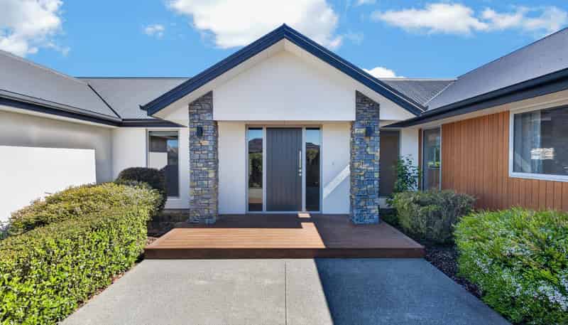 16 Landsborough Drive, Darfield