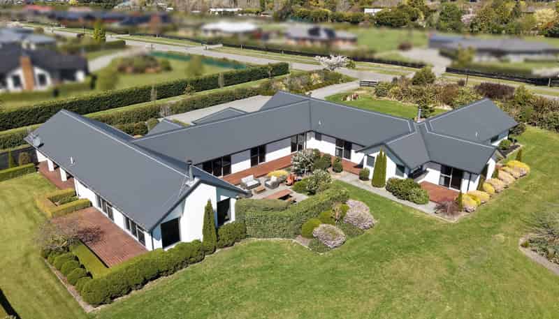 16 Landsborough Drive, Darfield