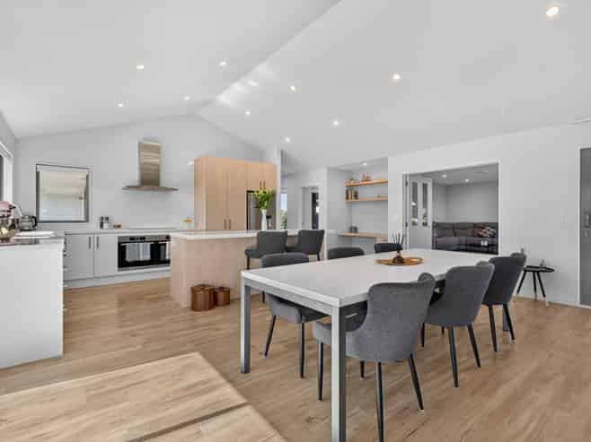 16 Landsborough Drive, Darfield