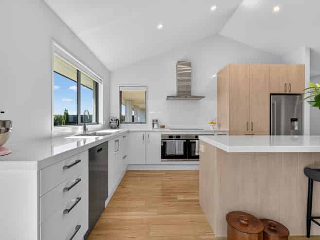 16 Landsborough Drive, Darfield