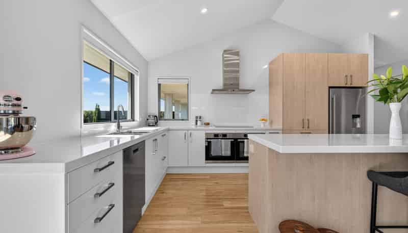 16 Landsborough Drive, Darfield