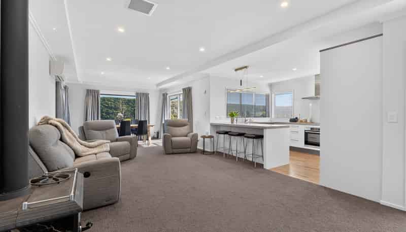 16 Landsborough Drive, Darfield