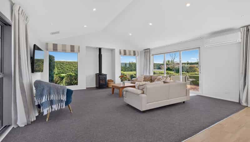 16 Landsborough Drive, Darfield
