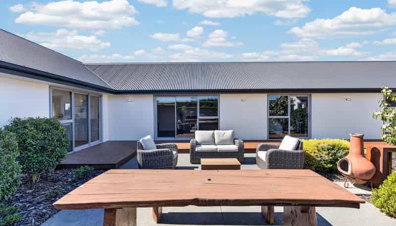 16 Landsborough Drive, Darfield