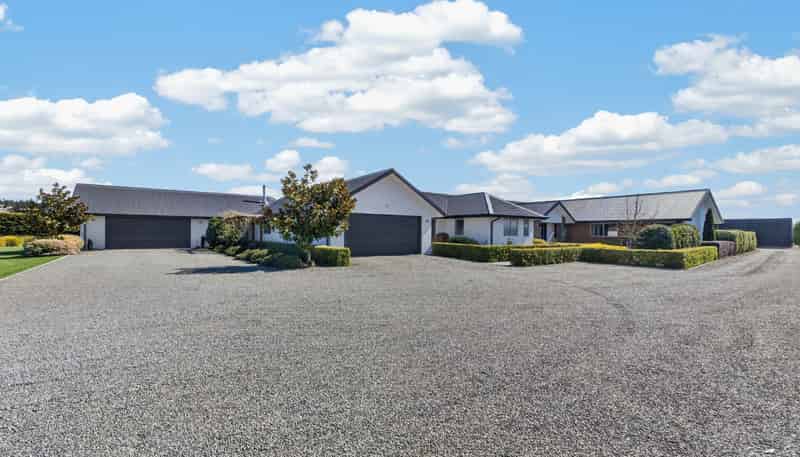 16 Landsborough Drive, Darfield