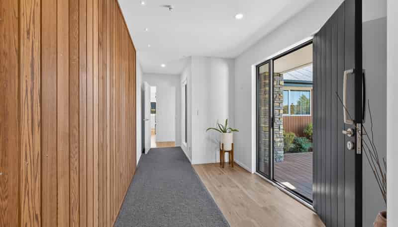 16 Landsborough Drive, Darfield
