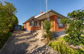 27 Tyne Street, Marchwiel