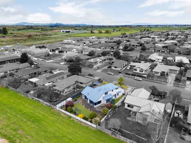 77 Radiata Street, Fairview Downs