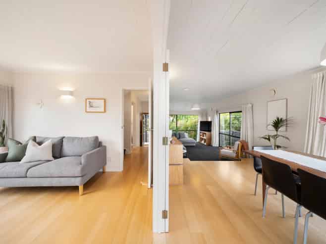 10B Parr Terrace, Castor Bay