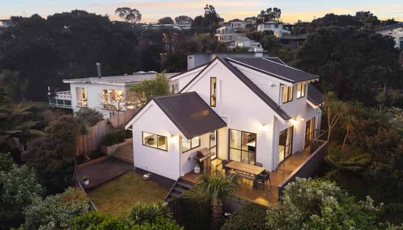 10B Parr Terrace, Castor Bay