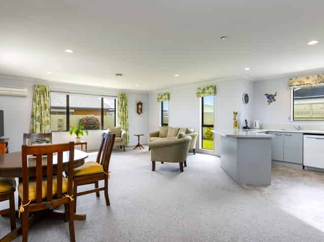 10A Brian Bary Street, Redwoodtown