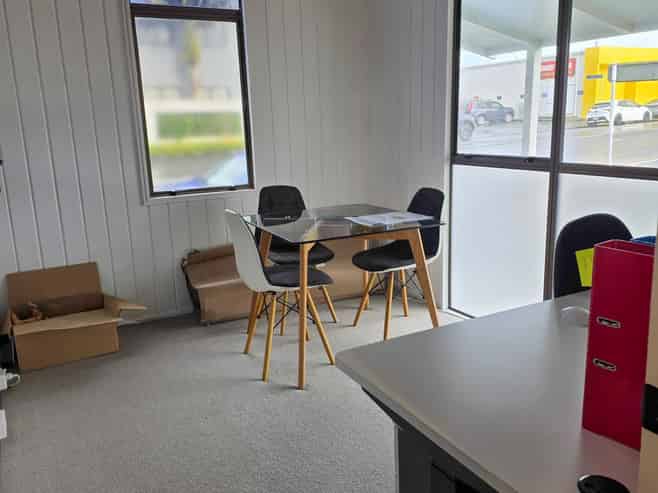 High Profile Office Space - Share the Space