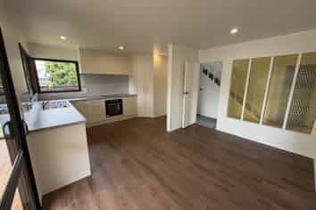3 Apirana Avenue, Regent