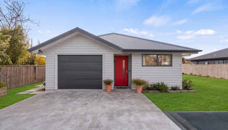 24B Kempton Street, Greytown