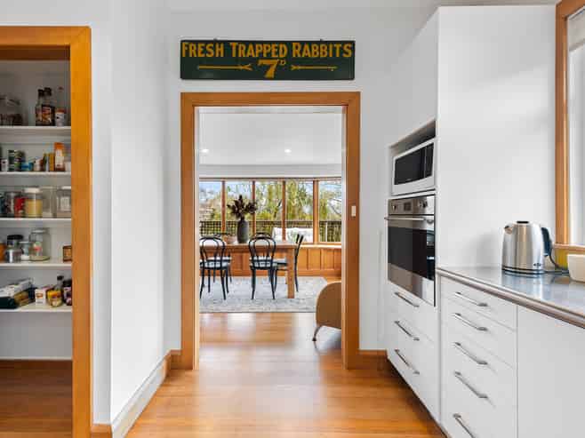 4 Hackthorne Road, Cashmere