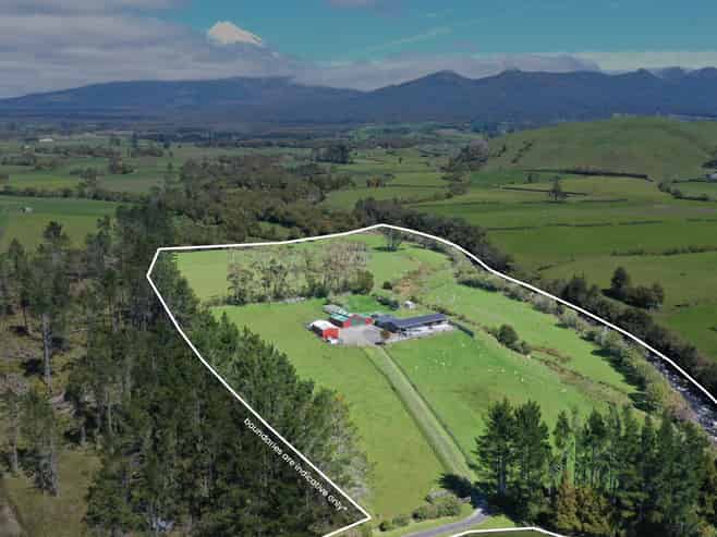 438 Alfred Road, Egmont Village