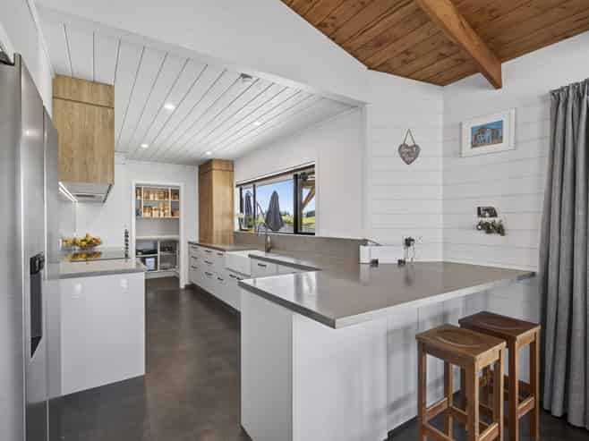 438 Alfred Road, Egmont Village