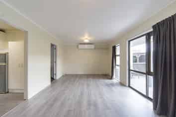 3/125A Knighton Road, Hillcrest