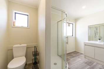 3/125A Knighton Road, Hillcrest