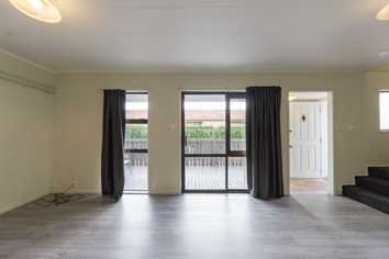 3/125A Knighton Road, Hillcrest