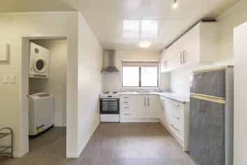 3/125A Knighton Road, Hillcrest