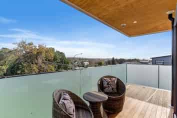 8/61 Clayburn Road, Glen Eden