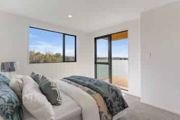 8/61 Clayburn Road, Glen Eden