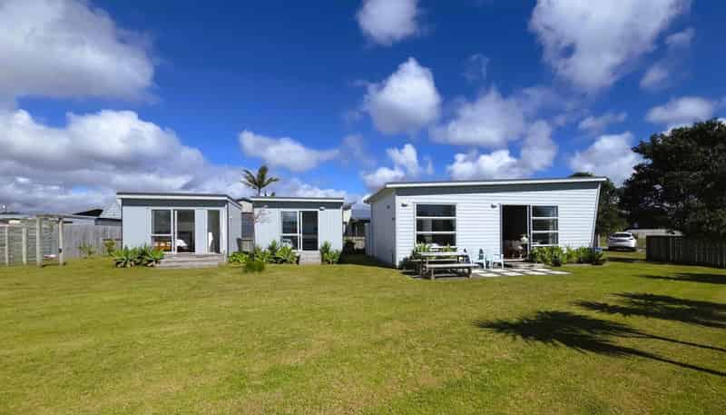 108 Mahoe Place, Matarangi