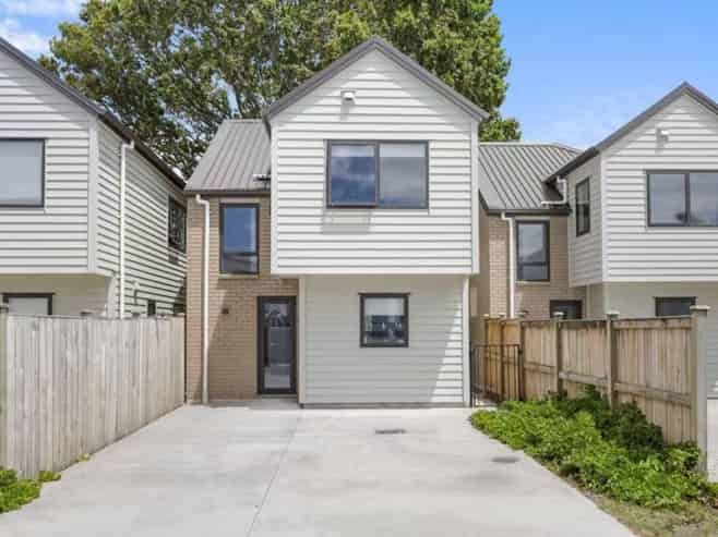 123 Grove Road, Papakura
