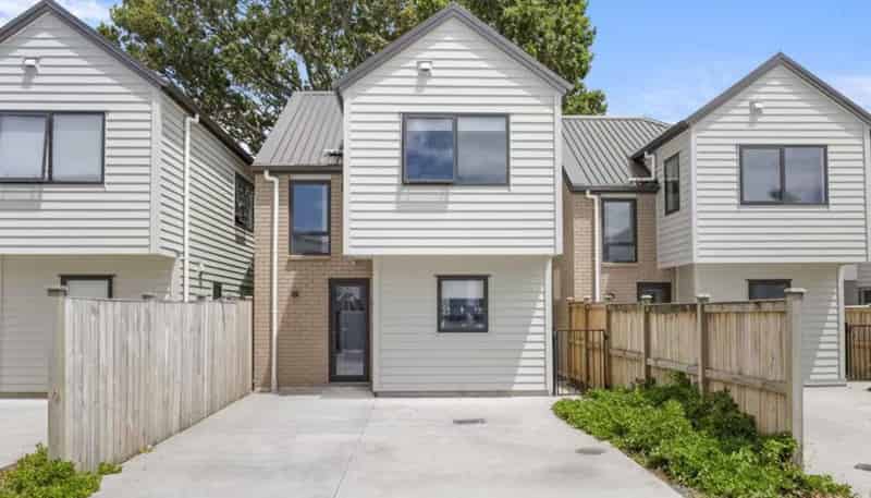 123 Grove Road, Papakura