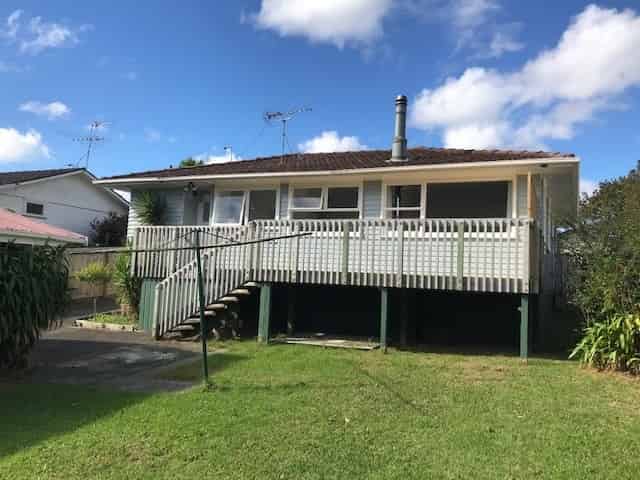 10 Barnfield Place, Glendene