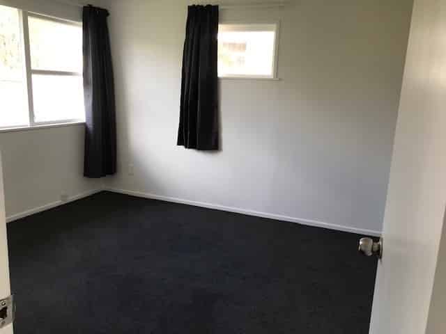 10 Barnfield Place, Glendene
