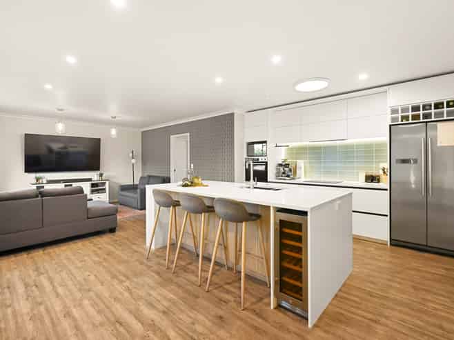 51 Wiltshire Drive, Huntington