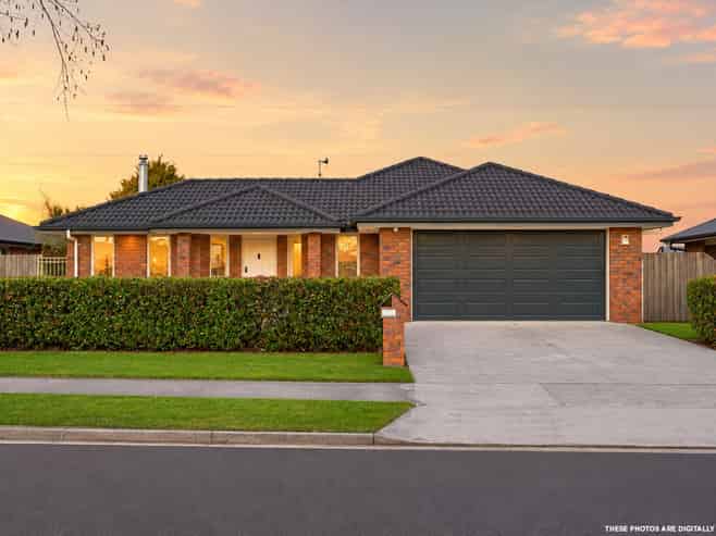 51 Wiltshire Drive, Huntington