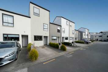 8/170 Fraser Avenue, Johnsonville