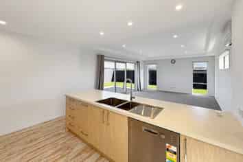 8 Fairford St, Rolleston