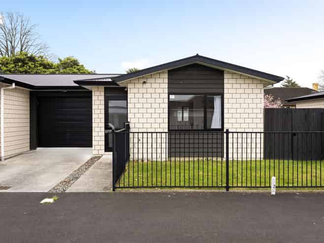 2/17 Walter Street, Fairfield