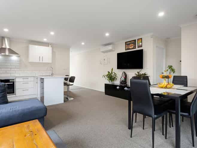 2/17 Walter Street, Fairfield