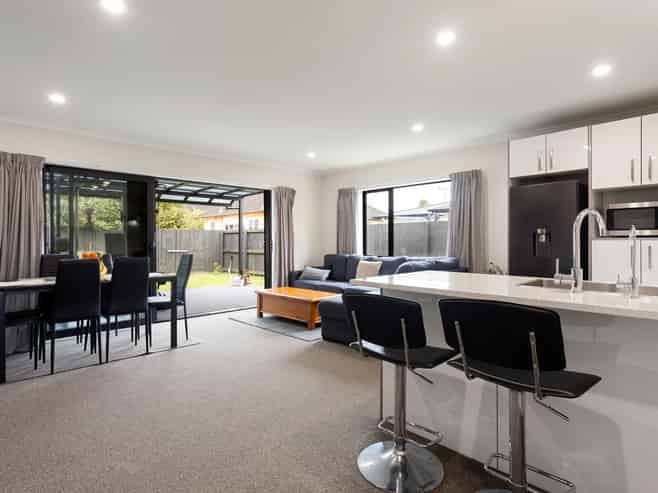 2/17 Walter Street, Fairfield