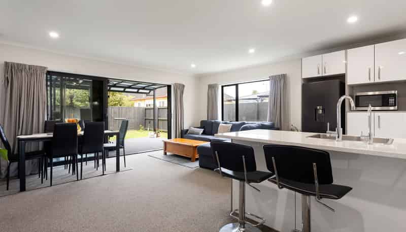 2/17 Walter Street, Fairfield