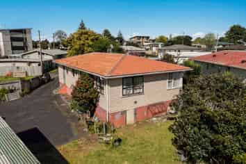 118 Clayton Avenue, Otara